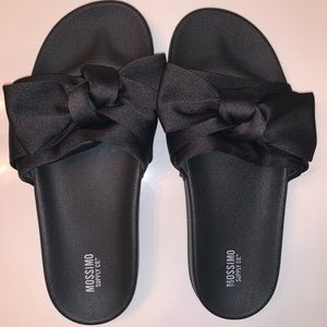 Mossimo slides size 8
